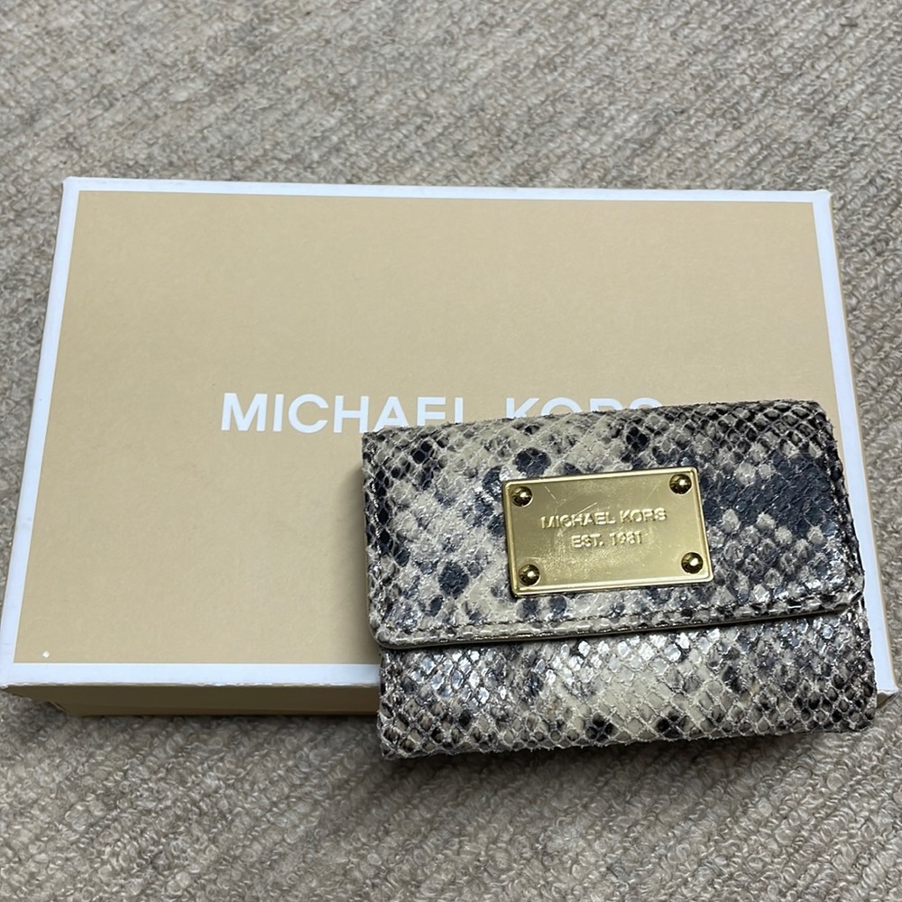 Michael kors card wallet